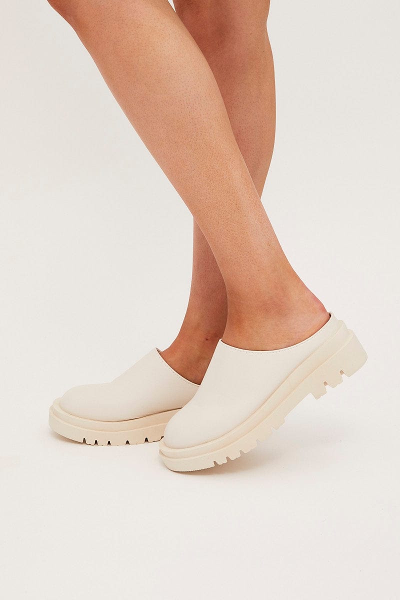 White flat hot sale mules shoes