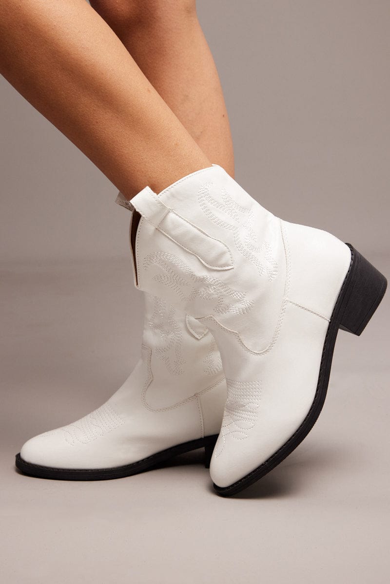 White Western Embroidered Cowboy Ankle Boots for Ally Fashion