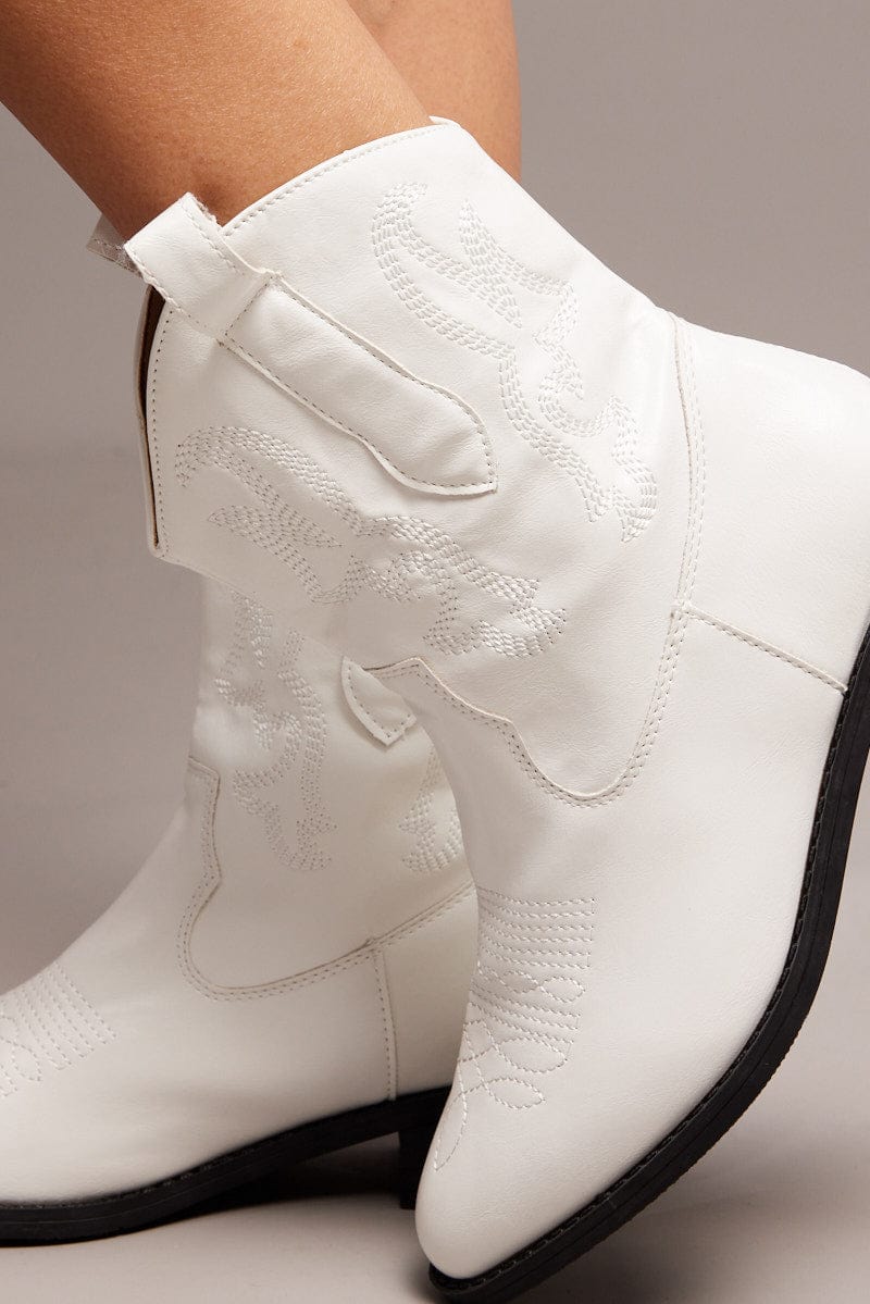 White Western Embroidered Cowboy Ankle Boots for Ally Fashion