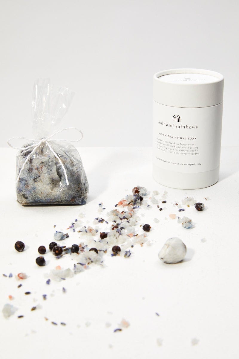 BODY & HAIR White Salts And Rainbows Moon-Day Ritual Soak for Women by Ally