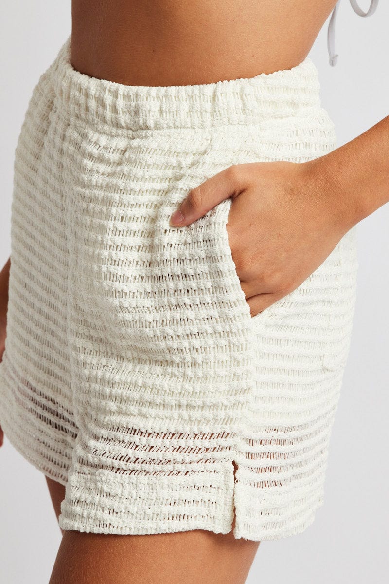White Relaxed Shorts High Rise for Ally Fashion