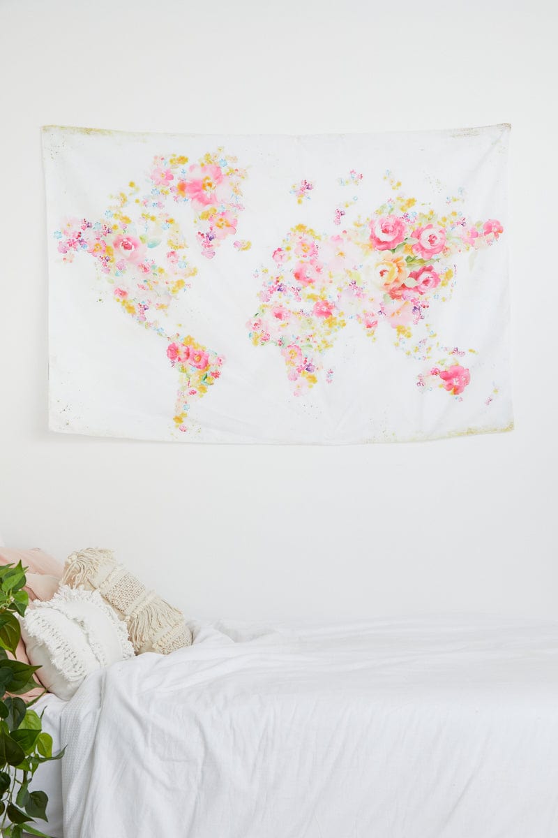 DECORATIONS Print World Map Tapestry for Women by Ally