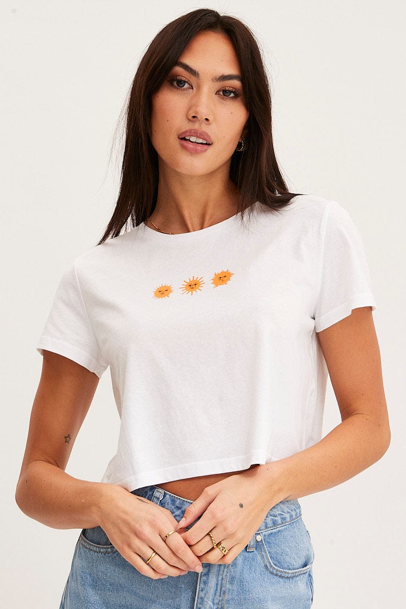 GRAFIC T SEMI CROP White T Shirt Short Sleeve for Women by Ally
