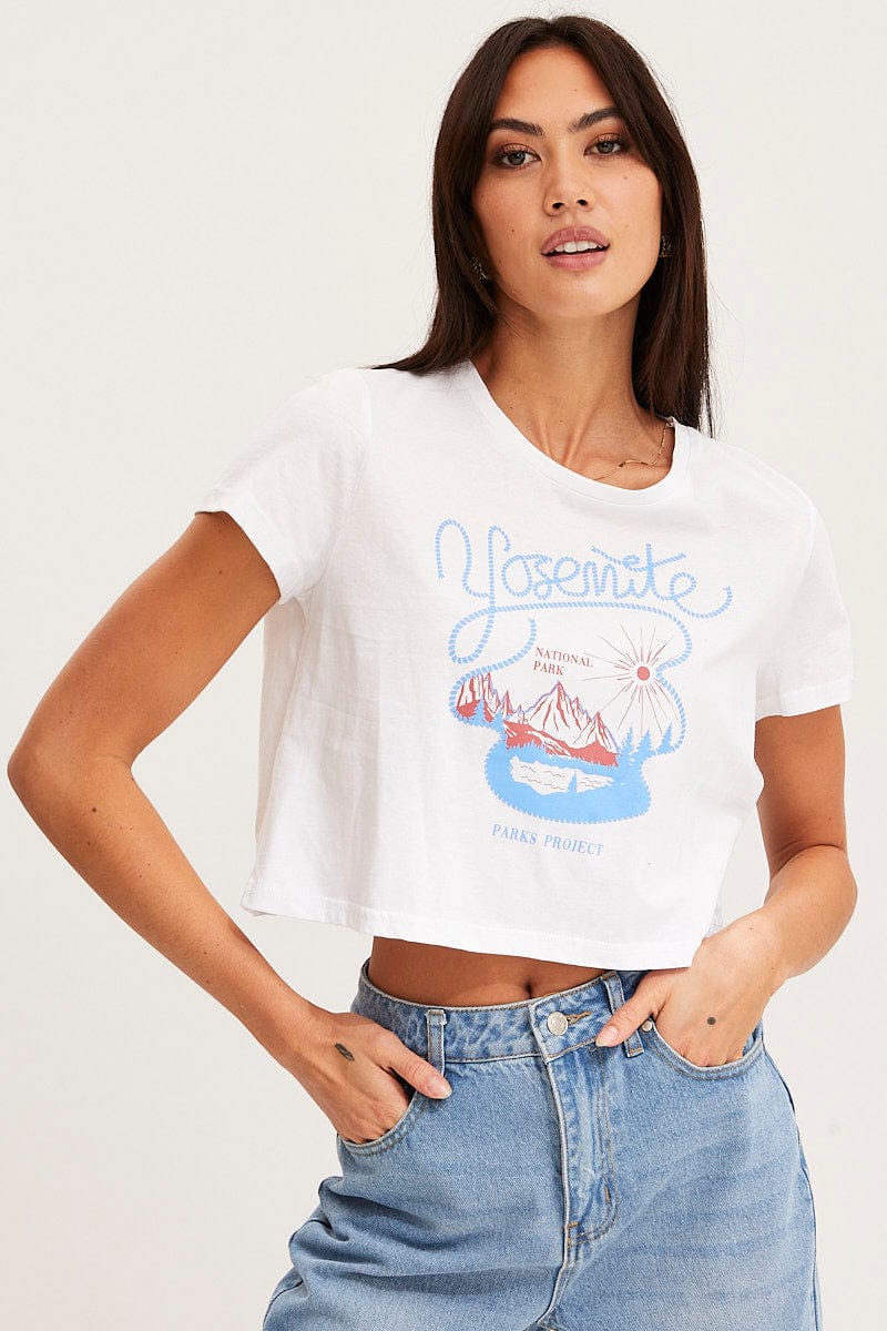 GRAFIC T SEMI CROP White T Shirt Short Sleeve for Women by Ally