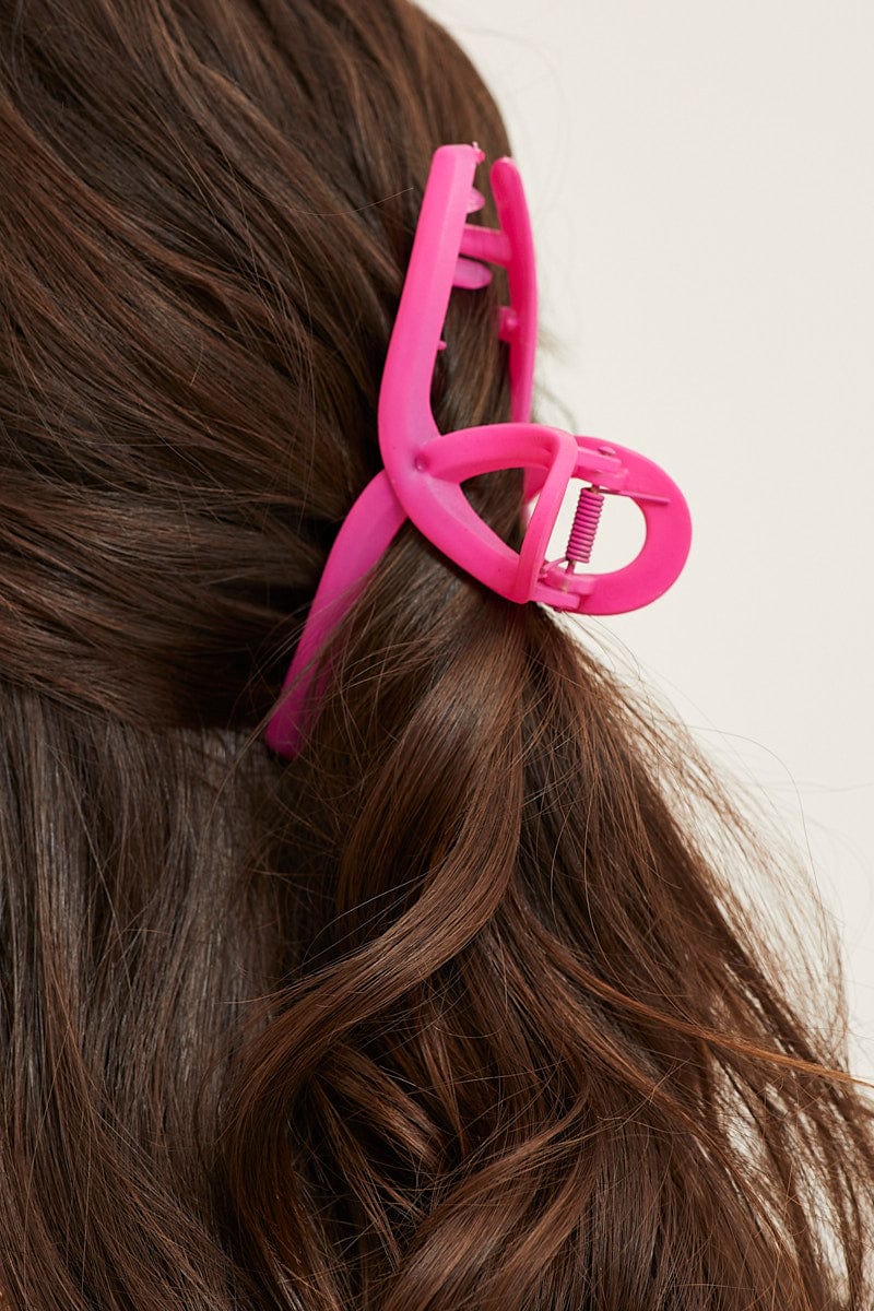 HAIR ACCESSORY Pink Matt Twirl Claw Clip for Women by Ally