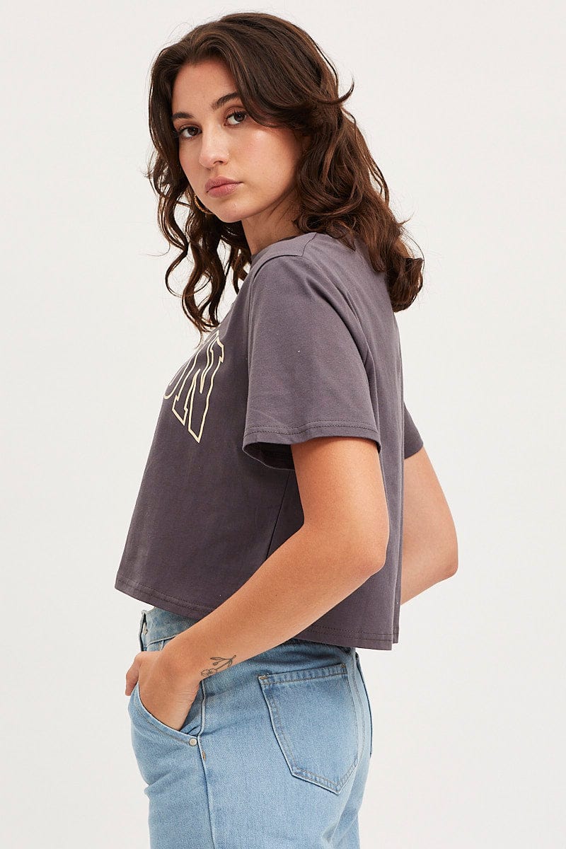 TSHIRT SEMI CROP Grey Graphic T Shirt Short Sleeve Crop for Women by Ally