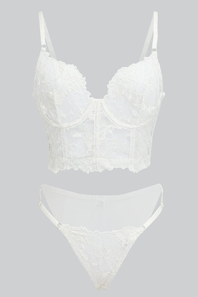 Clovia on X: Bright in white! Bra-brief set crafted from exquisite white  lace. Shop 2 Bra-brief sets for Rs.1199. #underfashion Shop now:    / X